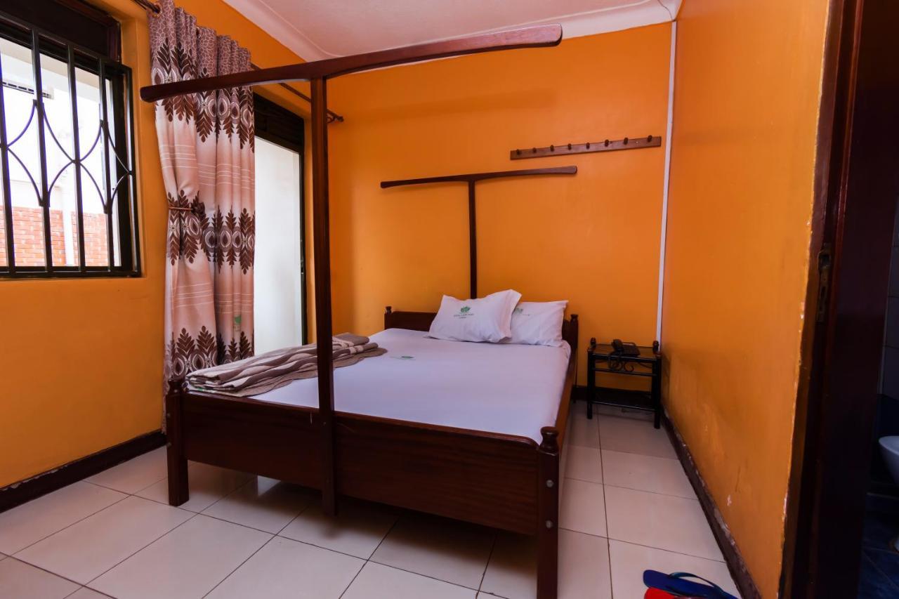 Royal Lake View Gardens Kampala Exterior photo